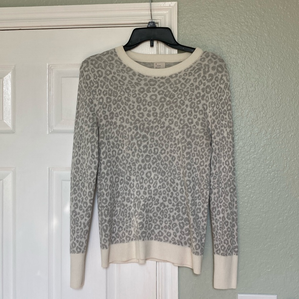 A New Day Leopard Print Sweater Neutral Colors Size Small